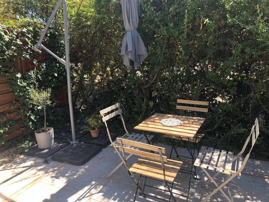 Grand Studio Veranda Et Terrasse Carqueiranne Exterior photo